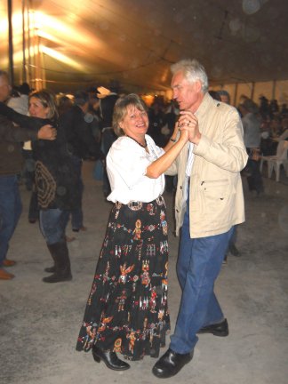 Graham & Judi Anderson Cutting a Rug on the dancefloor